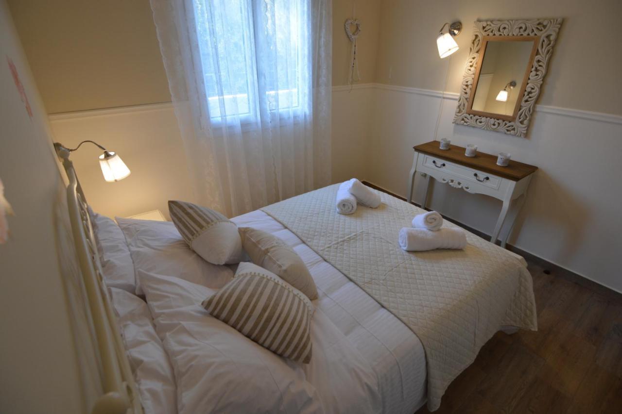 Olympia'S Apartments Ártemida Kültér fotó