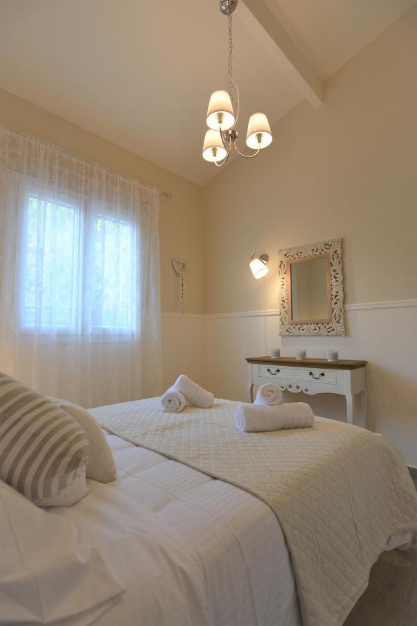 Olympia'S Apartments Ártemida Kültér fotó