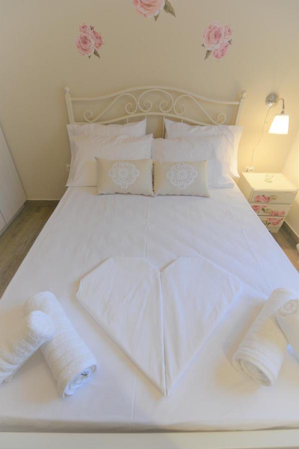 Olympia'S Apartments Ártemida Kültér fotó